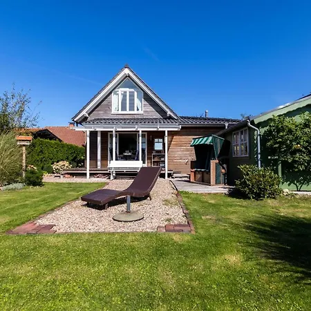 Holiday home Heimathafen 111 *